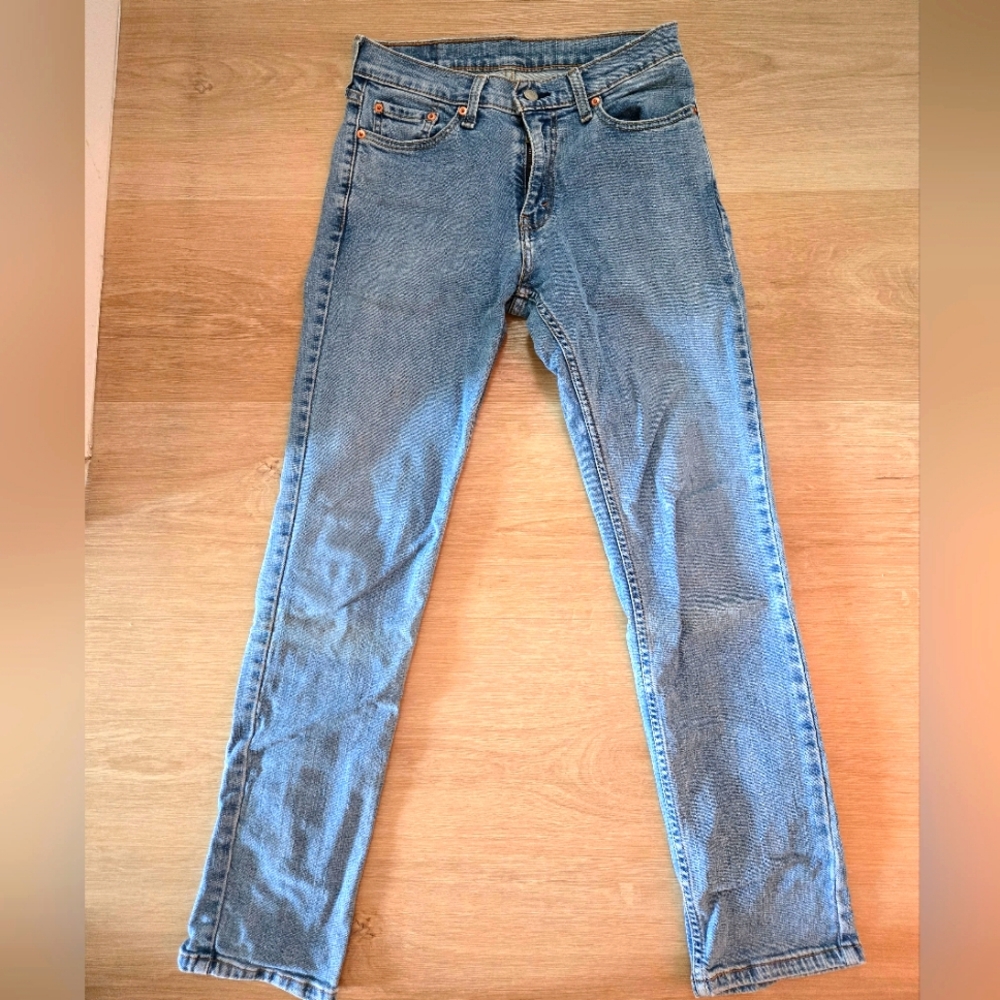 Levi's Women's Straight Leg Jeans in Light Blue Wash